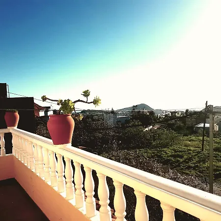 El Pequeno Paraiso